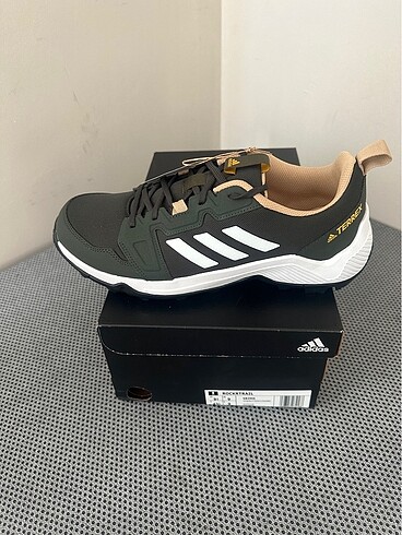 Adidas Terrex (43.5)