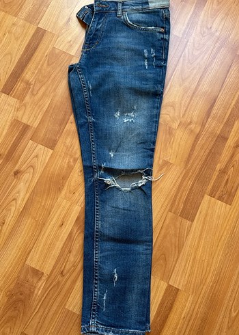 34 Beden Kadın Mavi Normal Kesim Yırtık Kot Pantolon