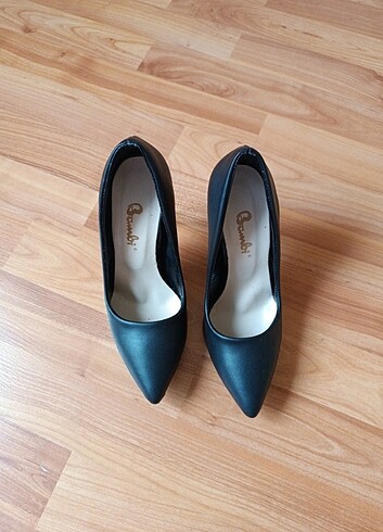 36 Beden siyah Renk Stiletto ayakkabı
