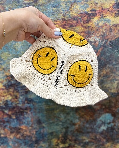 Emoji şapka