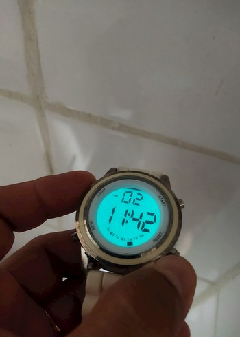 Diğer Beyaz Dijital Erkek Saat