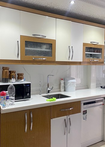 Parlak kahverengi mutfak dolabı - Görsel 2