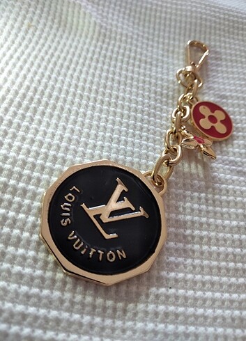 Louis Vuitton louis vuitton anahtarlik charm arma logo aksesuar