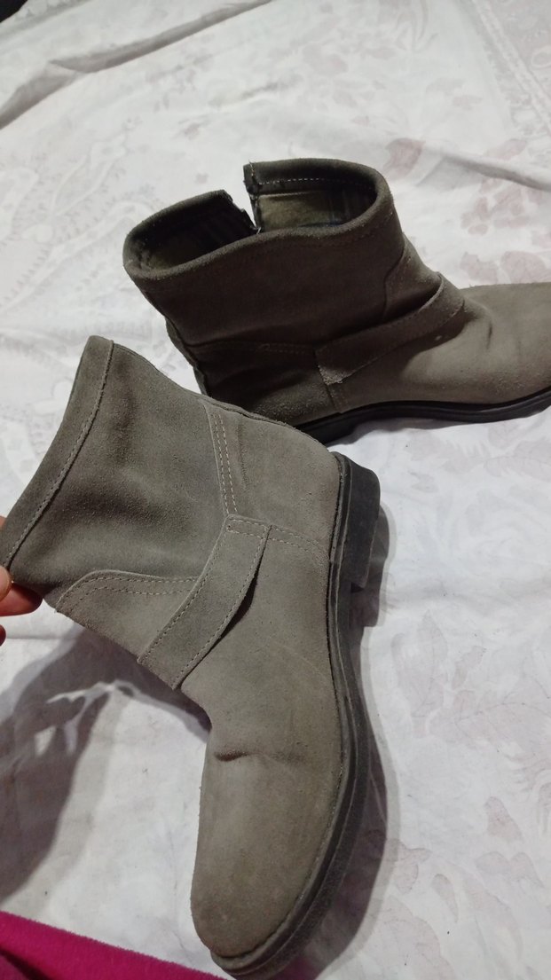 Gri Süet Tokalı Kadın Bot - Görsel 3