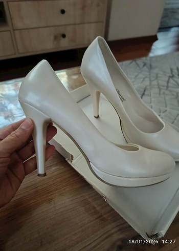 Beyaz Yüksek Topuklu Kadın Stiletto - Görsel 3