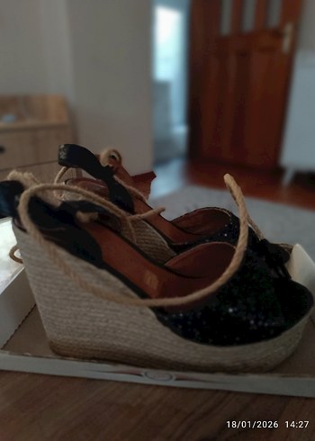 Siyah Yılan Desenli Bağcıklı Dolgu Topuklu Espadril - Görsel 2