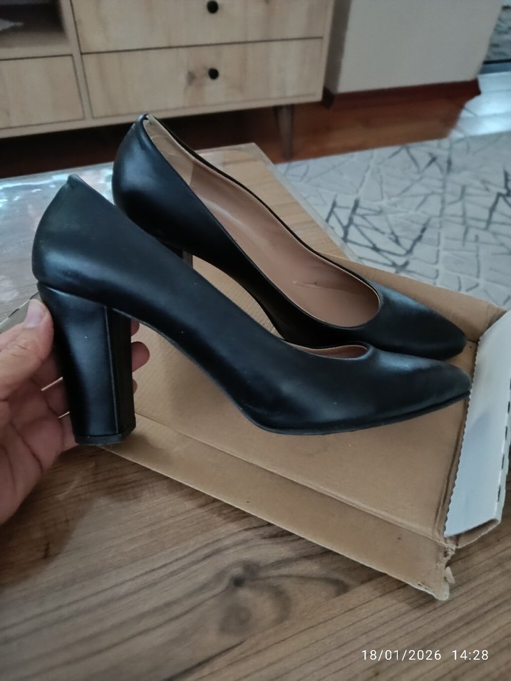 Siyah Kadın Topuklu Klasik Stiletto - Görsel 3