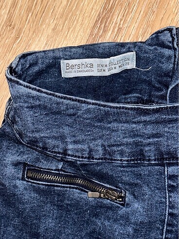 m Beden lacivert Renk Bershka Kot Şort