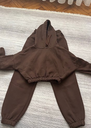 Kapüşonlu crop Eşofman Takımı