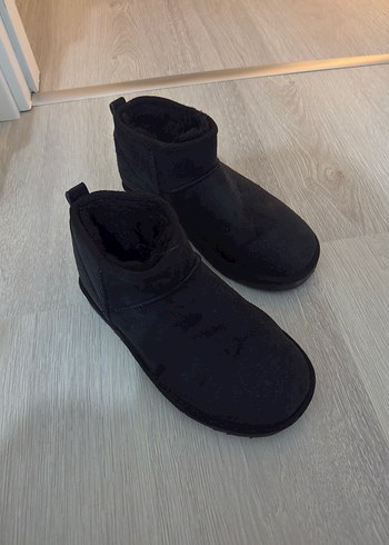 Siyah Kadın Ugg