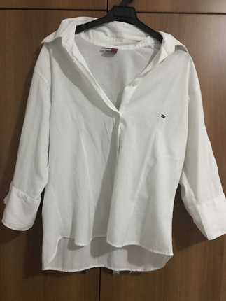 36 Beden beyaz Renk Hilfiger beyaz gömlek