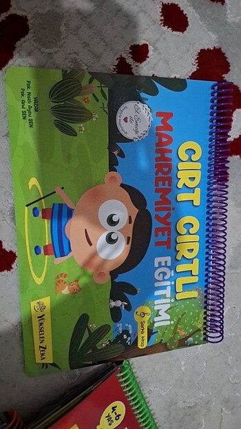Yükselen zeka cırt cırtlı müzikli mahremiyet etkinlik kitabi