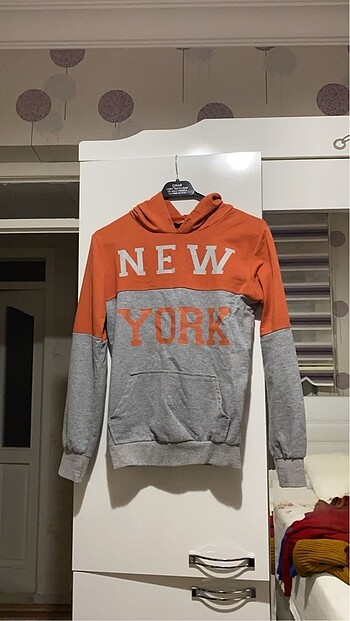 kapüşonlu sweatshirt