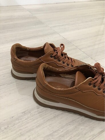 Elle Elle sneaker
