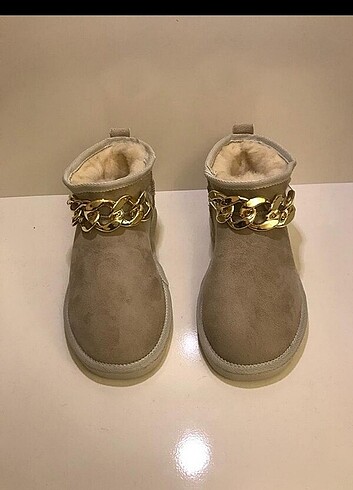 #ugg #kışlık #kadın #uggbot 
