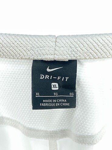 xl Beden beyaz Renk Nike Mini Şort %70 İndirimli.