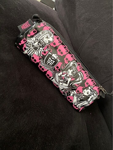 Monster high kalem kutusu