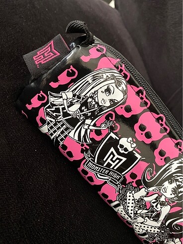  Monster high kalem kutusu