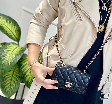 Chanel mini