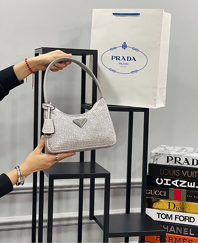  Beden Prada ışıltılı
