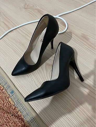 37 Beden Siyah stiletto