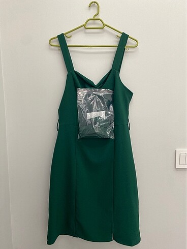 Yeşil elbise - Görsel 2
