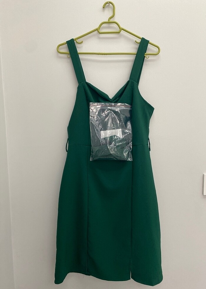 Yeşil elbise - Görsel 2