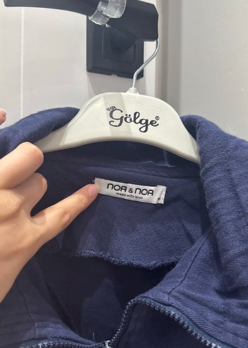 Diğer Düğmeli Koyu Mavi Kısa Denim Ceket
