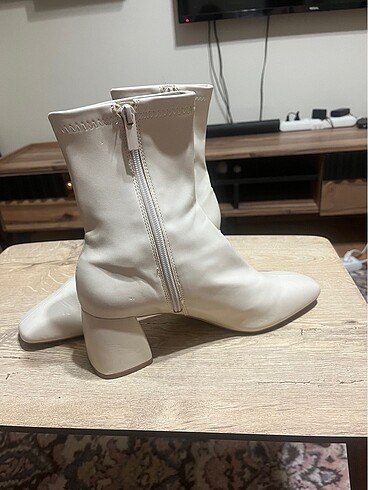 40 Beden Stradivarius