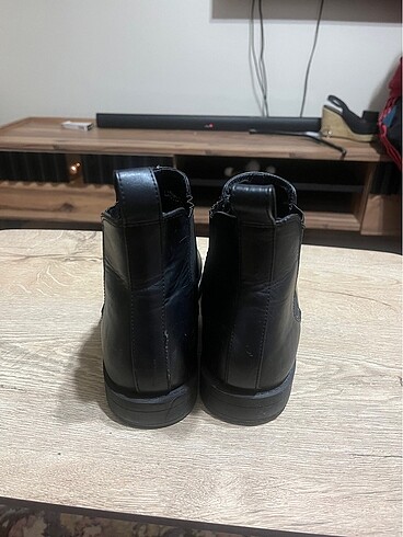 39 Beden siyah Renk H&M bot