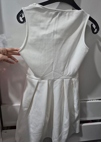 Beyaz pilili elbise - Görsel 3