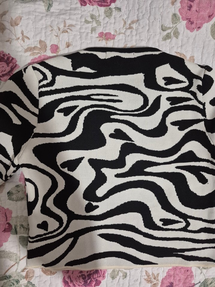 Zebra Desenli crop kazak - Görsel 3