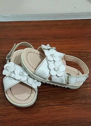LC Waikiki kız bebek sandalet