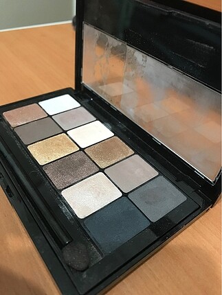 Maybelline New York - The NUDES