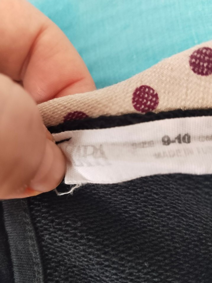 Puantiye Desenli Fırfırlı Siyah Sweatshirt - Görsel 5