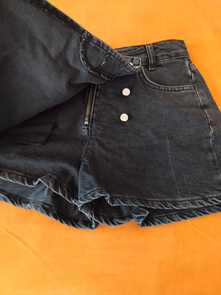 Düğmeli Siyah Kot Mini Etek - Görsel 2