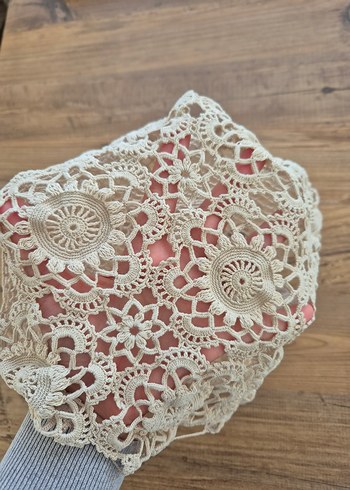 Tığ İşi El Emeği Dantel Kırlent Kılıfı - Görsel 3