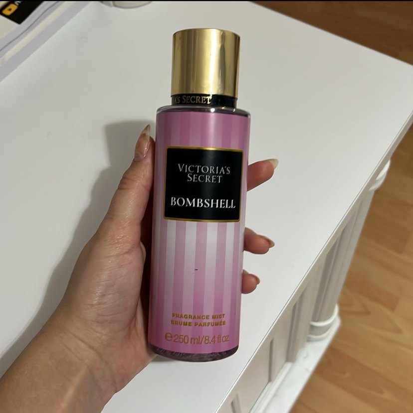 Victoria's Secret Bombshell Kadın Parfümü 250 ml - Görsel 2