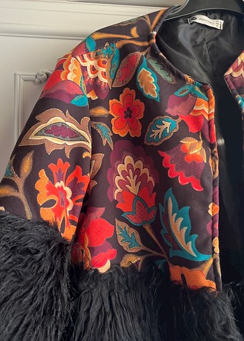 Uzun Siyah Kürk Detaylı Kadın Mont - Görsel 4