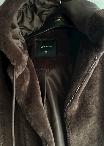 Kahverengi Kapüşonlu Kadın Peluş Ceket - Görsel 3