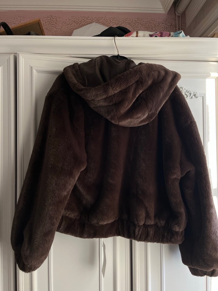 Kahverengi Kapüşonlu Kadın Peluş Ceket - Görsel 5