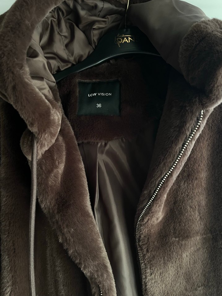 Kahverengi Kapüşonlu Kadın Peluş Ceket - Görsel 3