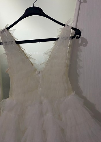 Beyaz V Yakalı Tütülü Mini Abiye Elbise - Görsel 5