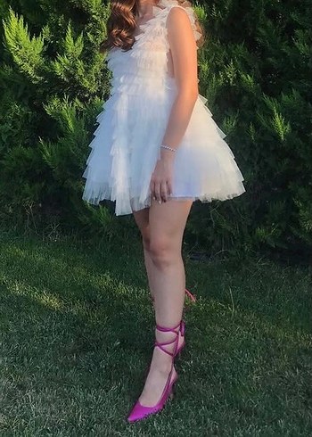 Beyaz V Yakalı Tütülü Mini Abiye Elbise - Görsel 6