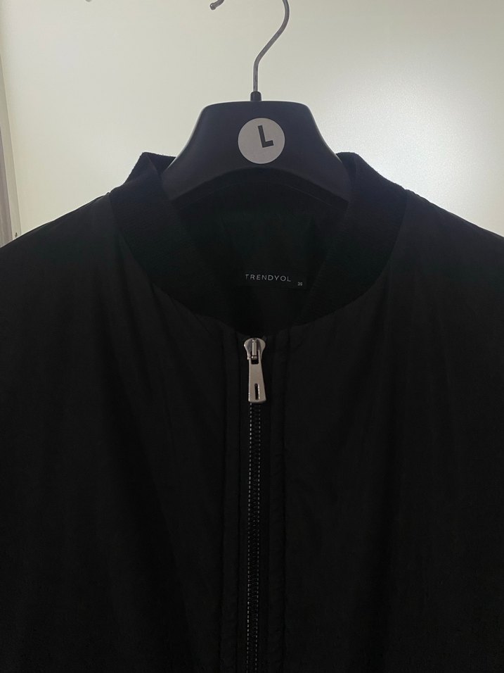 Siyah Fermuarlı Kadın Ceket - Görsel 3