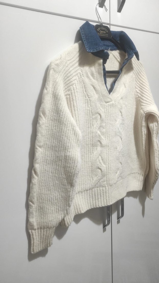 Yakalı Beyaz Örgü Kadın Kazak - Görsel 3