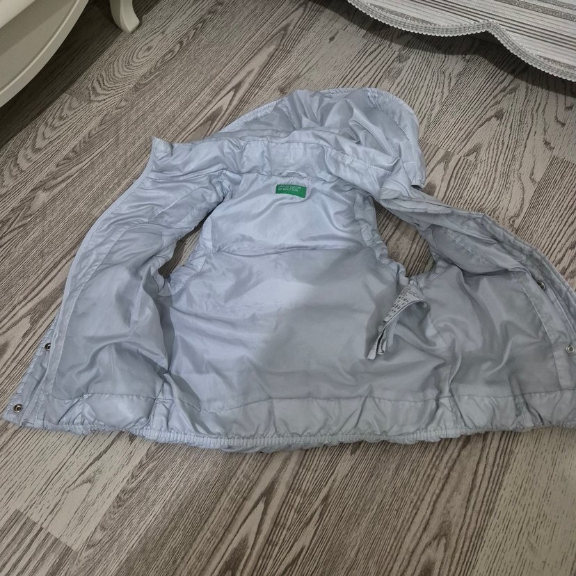 Kız Çocuk Gri Kapüşonlu Düğmeli Yelek - Görsel 4