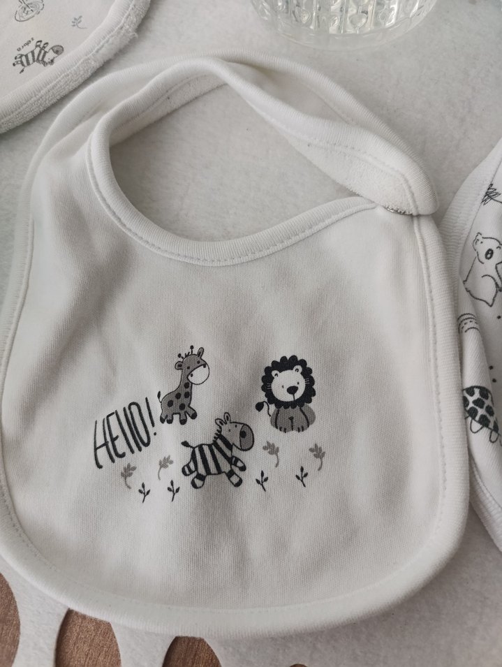 Baskılı ve nakışlı Bebek Önlüğü 5 adet - Görsel 2