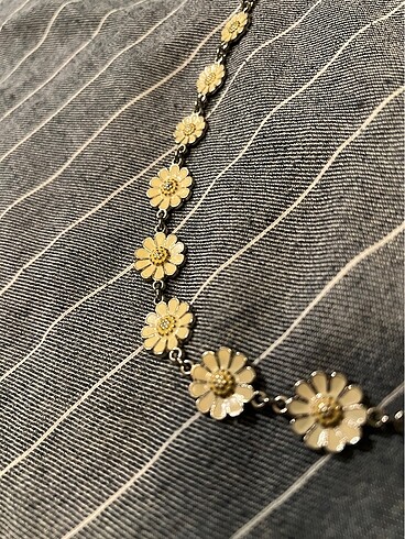 Accessorize papatya kolye