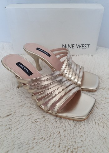 Nine West Nine West Bej Parlak Stiletto Terlik